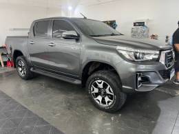 TOYOTA - HILUX - 2019/2020 - Cinza - R$ 219.990,00
