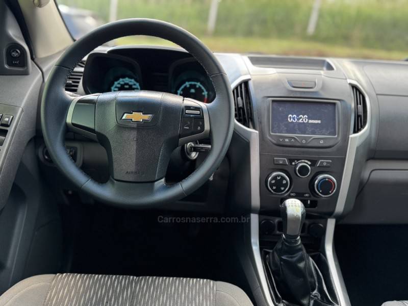 CHEVROLET - S10 - 2015/2016 - Prata - R$ 127.990,00