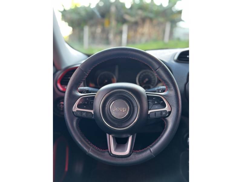 JEEP - RENEGADE - 2016/2016 - Preta - R$ 88.990,00