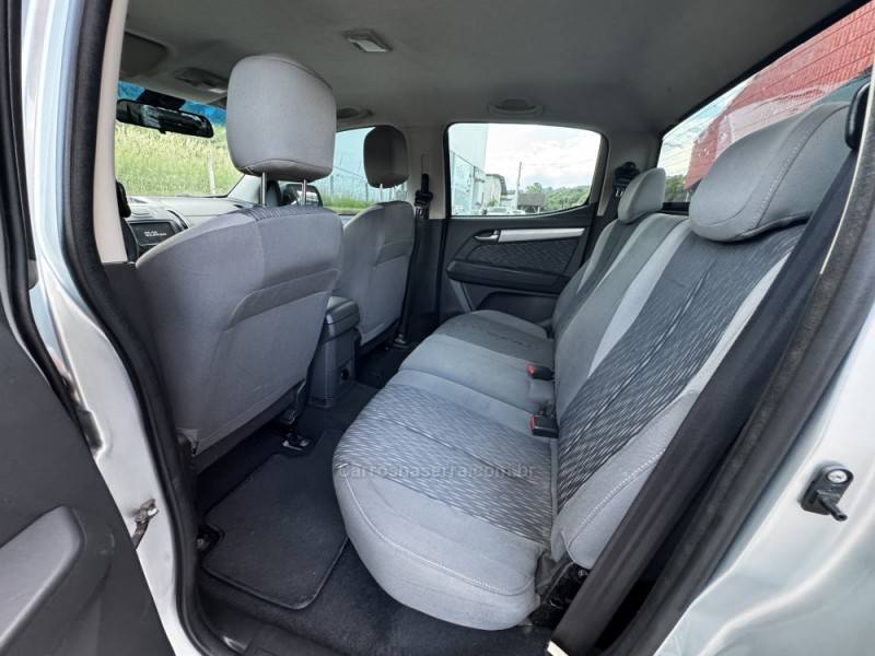 CHEVROLET - S10 - 2015/2016 - Prata - R$ 127.990,00