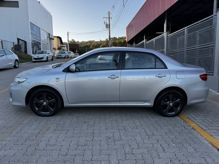 TOYOTA - COROLLA - 2014/2014 - Prata - R$ 71.990,00