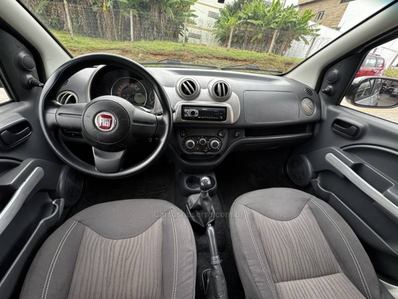 FIAT - UNO - 2014/2014 - Prata - R$ 38.990,00