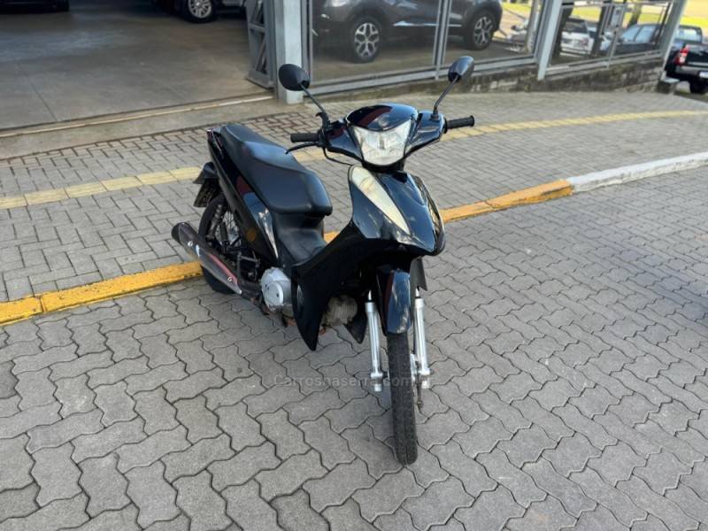 HONDA - BIZ 125 - 2011/2011 - Preta - R$ 9.990,00