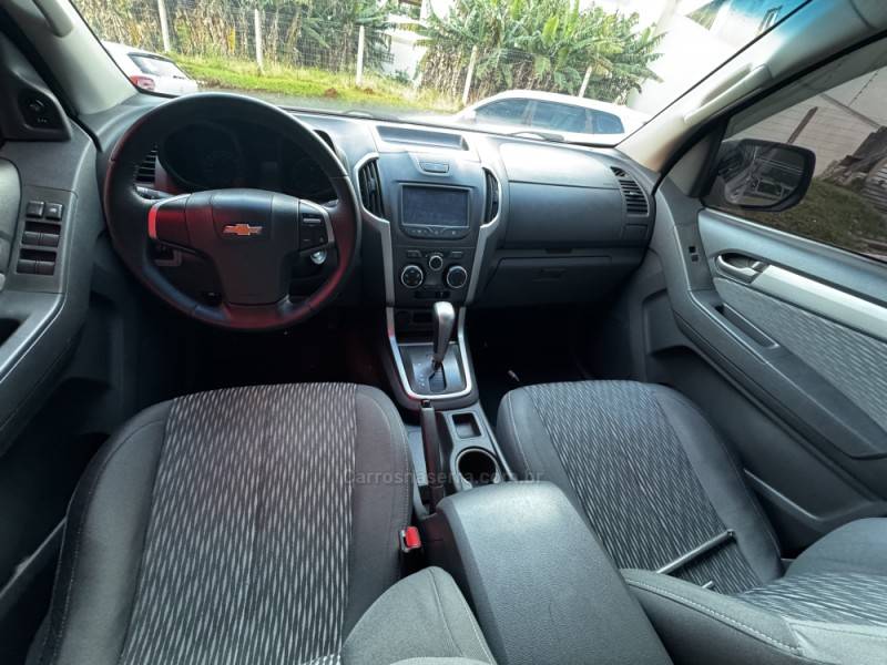 CHEVROLET - S10 - 2014/2014 - Prata - R$ 105.990,00