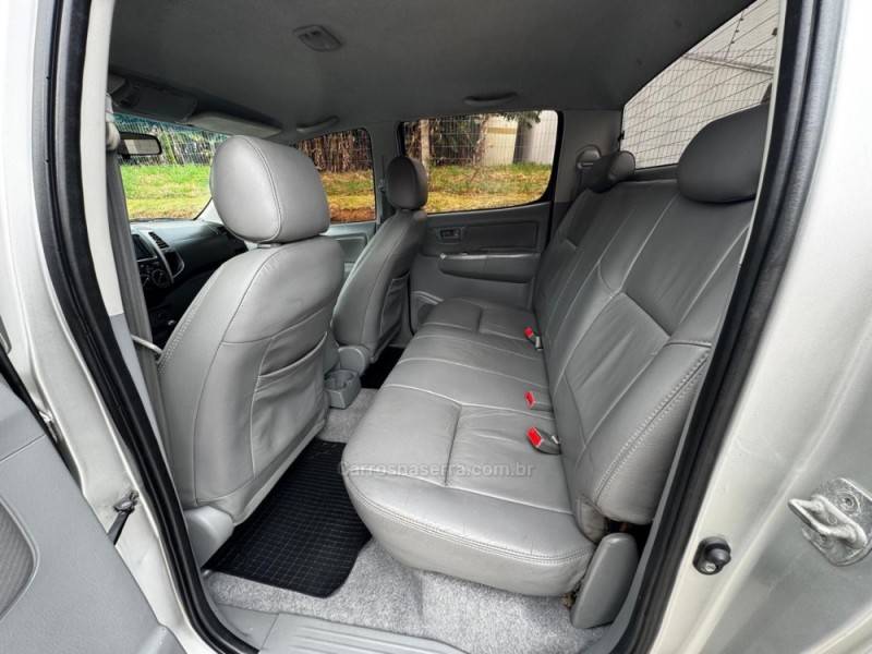 TOYOTA - HILUX - 2008/2008 - Prata - R$ 109.990,00