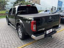NISSAN - FRONTIER - 2013/2014 - Preta - R$ 105.990,00