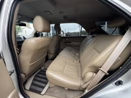 TOYOTA - HILUX SW4 - 2013/2013 - Prata - R$ 139.990,00