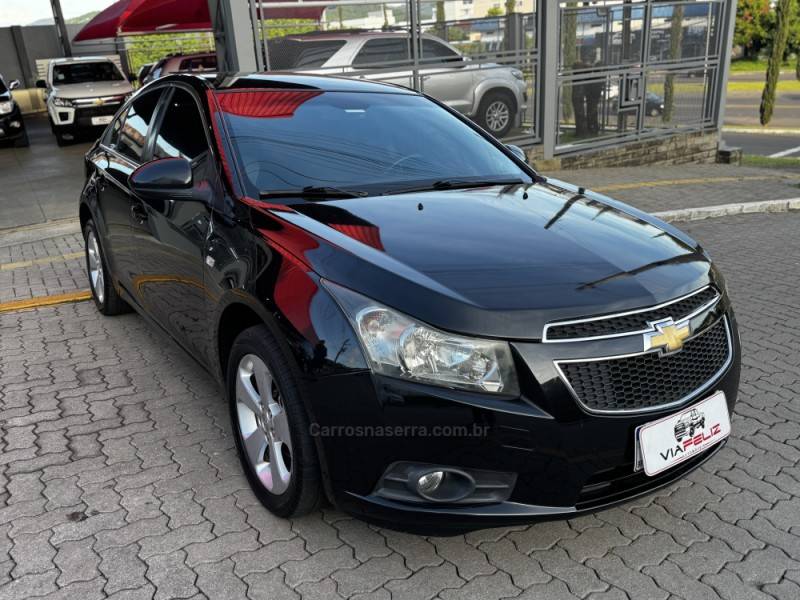 CHEVROLET - CRUZE - 2013/2014 - Preta - R$ 62.990,00
