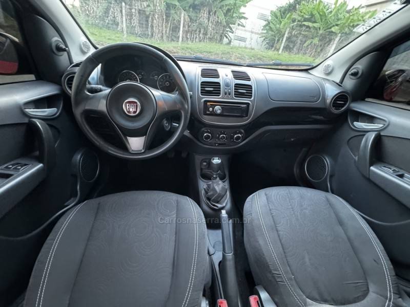 FIAT - GRAND SIENA - 2017/2018 - Vermelha - R$ 47.990,00
