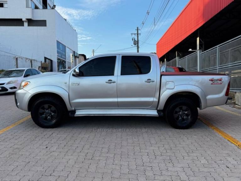 TOYOTA - HILUX - 2008/2008 - Prata - R$ 109.990,00