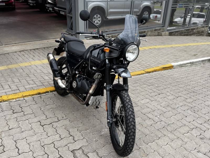 ROYAL ENFIELD - HIMALAYAN 411cc - 2023/2024 - Preta - R$ 24.990,00