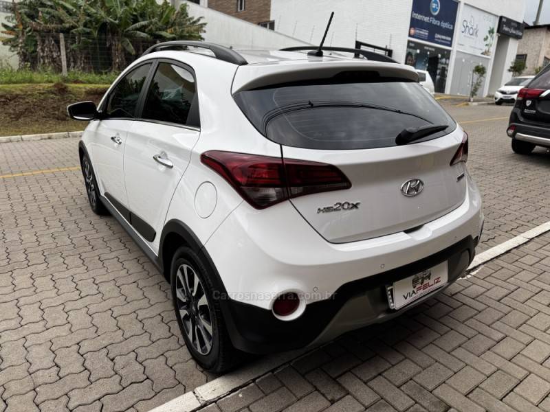 HYUNDAI - HB20X - 2019/2019 - Branca - R$ 80.990,00