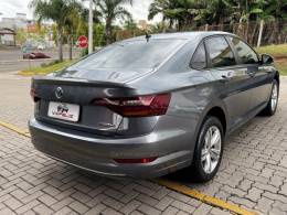 VOLKSWAGEN - JETTA - 2018/2019 - Cinza - R$ 109.990,00