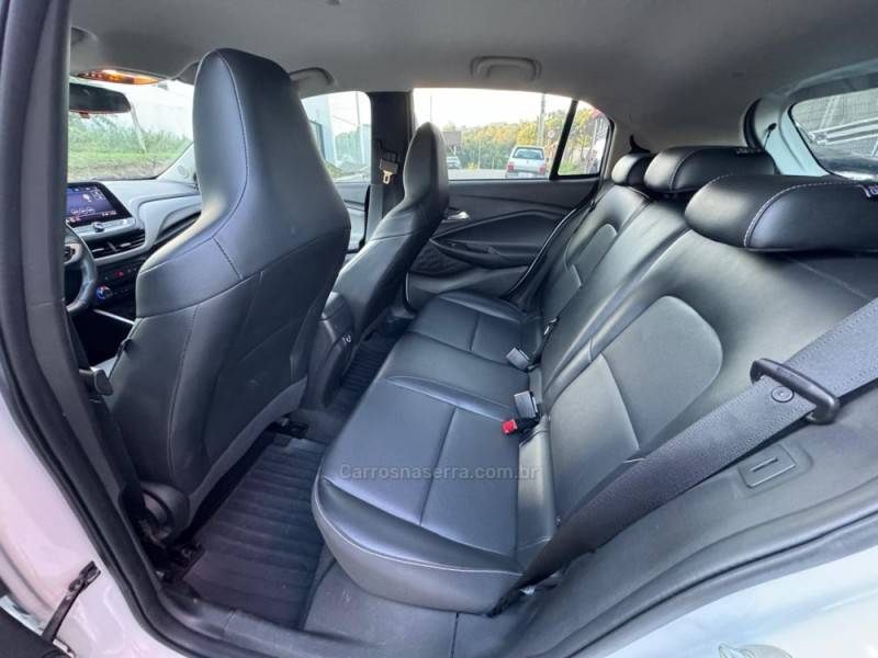 CHEVROLET - ONIX - 2021/2021 - Branca - R$ 84.990,00