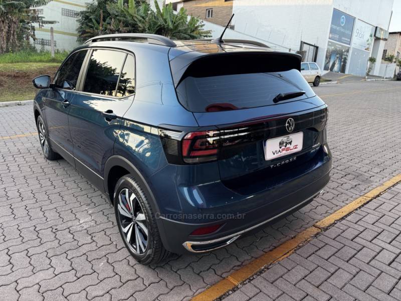 VOLKSWAGEN - T-CROSS - 2021/2022 - Azul - R$ 111.990,00