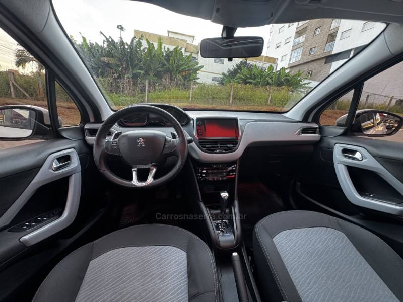 PEUGEOT - 208 - 2015/2016 - Branca - R$ 57.990,00