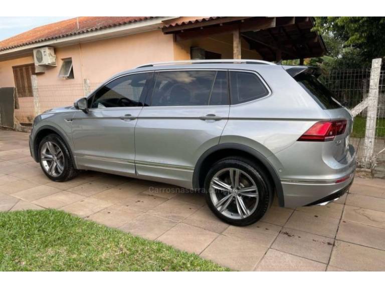 VOLKSWAGEN - TIGUAN - 2018/2019 - Cinza - R$ 164.990,00