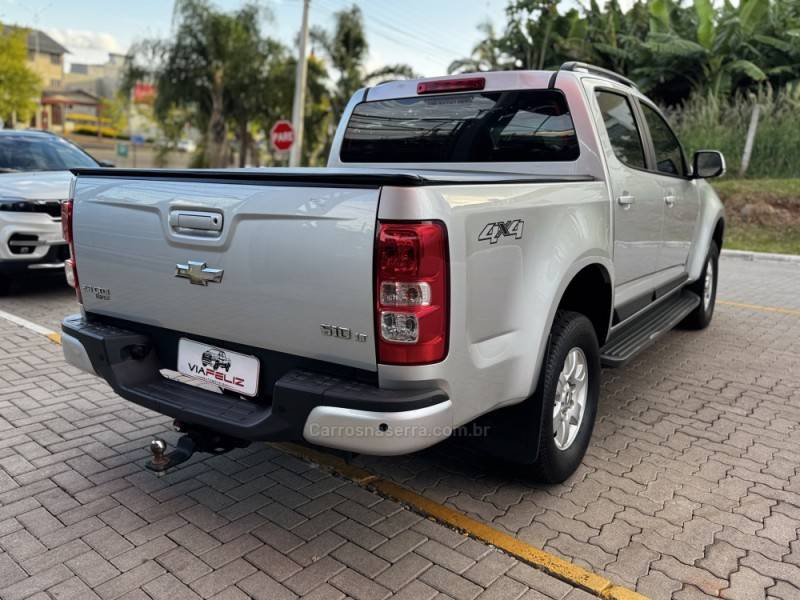 CHEVROLET - S10 - 2015/2016 - Prata - R$ 127.990,00