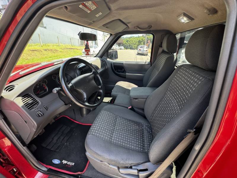 FORD - RANGER - 2009/2009 - Vermelha - R$ 63.990,00