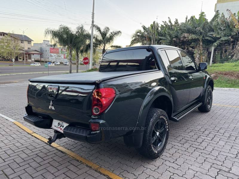 MITSUBISHI - L200 - 2008/2009 - Verde - R$ 92.990,00