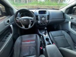 FORD - RANGER - 2012/2013 - Preta - R$ 111.990,00