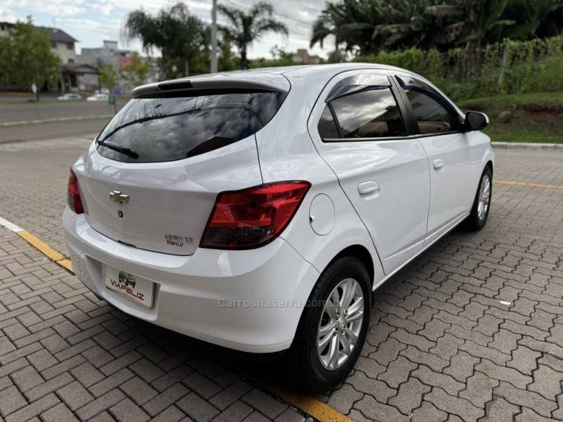 CHEVROLET - ONIX - 2014/2015 - Branca - R$ 52.990,00