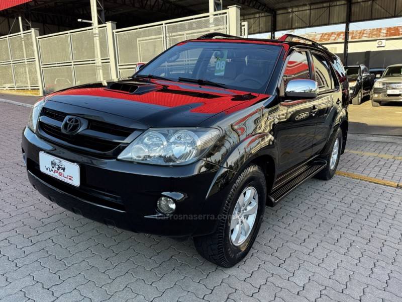 TOYOTA - HILUX SW4 - 2008/2008 - Preta - R$ 111.990,00