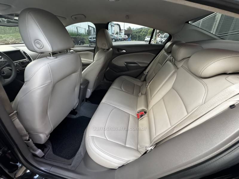 CHEVROLET - CRUZE - 2017/2018 - Preta - R$ 92.990,00