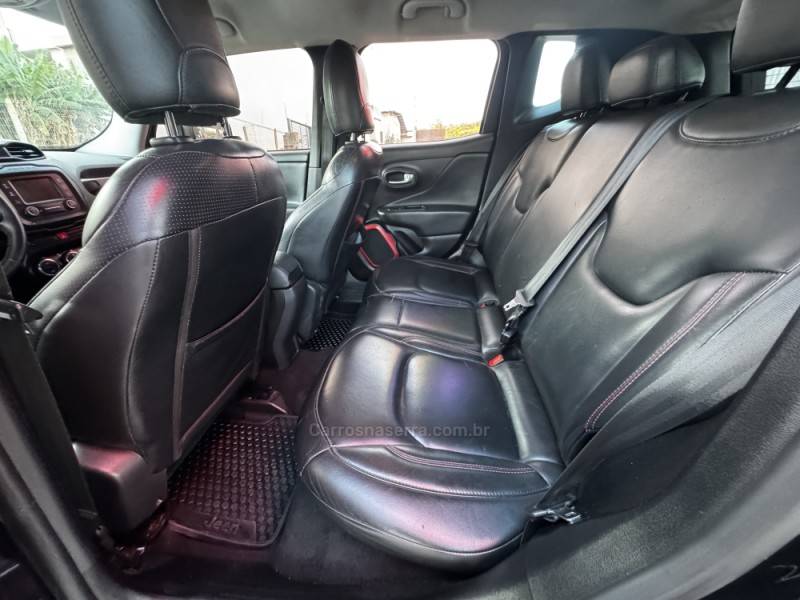 JEEP - RENEGADE - 2016/2016 - Preta - R$ 88.990,00