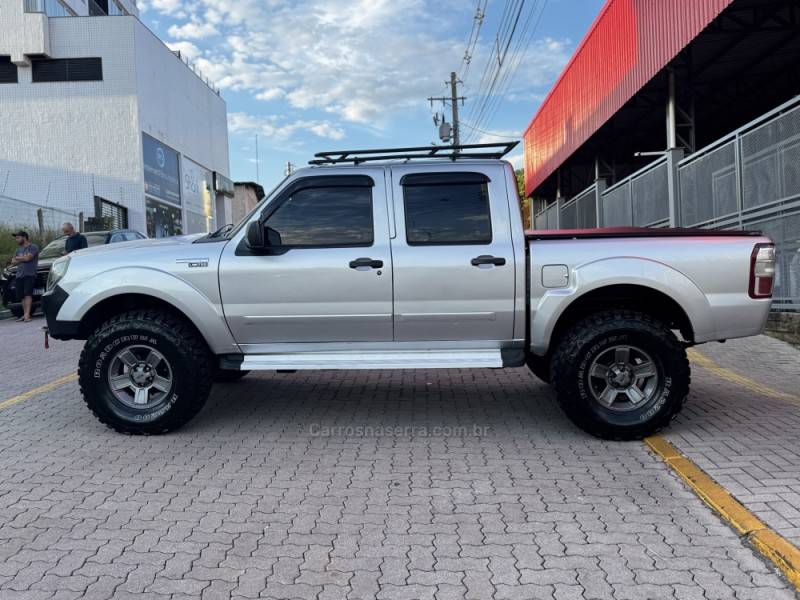 FORD - RANGER - 2010/2011 - Prata - R$ 94.990,00