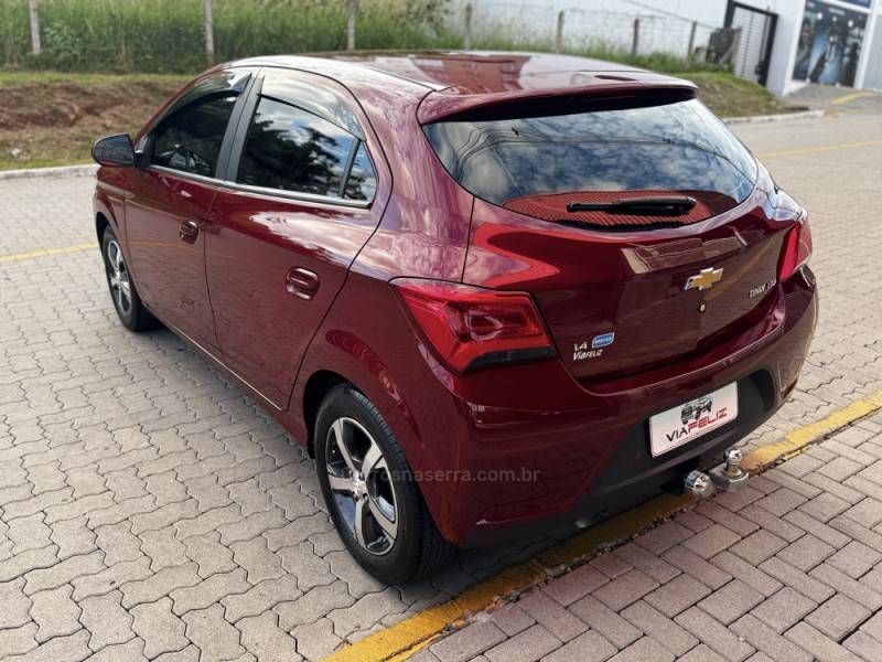 CHEVROLET - ONIX - 2017/2017 - Vermelha - R$ 63.990,00