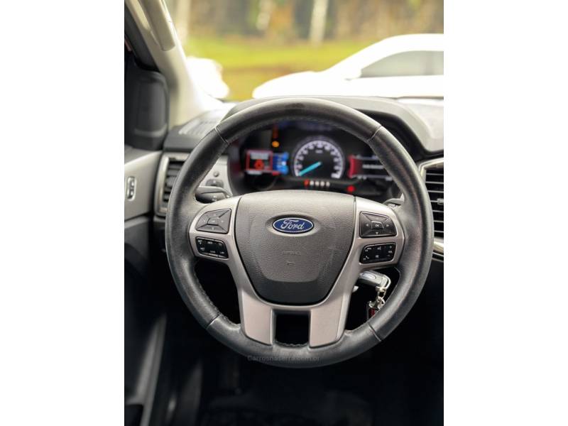 FORD - RANGER - 2020/2021 - Vermelha - R$ 164.990,00