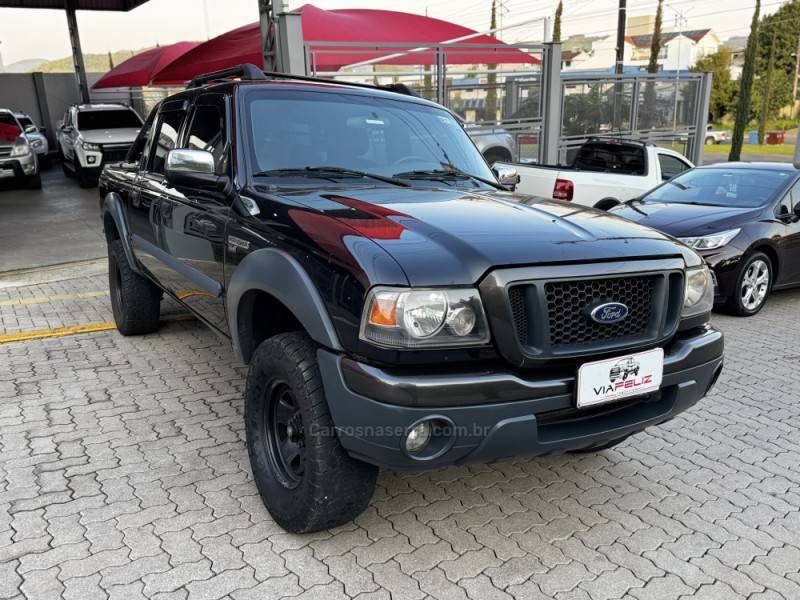 FORD - RANGER - 2007/2008 - Preta - R$ 54.990,00