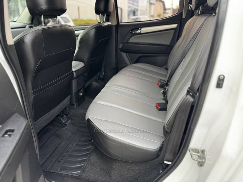 CHEVROLET - S10 - 2019/2019 - Branca - R$ 161.990,00