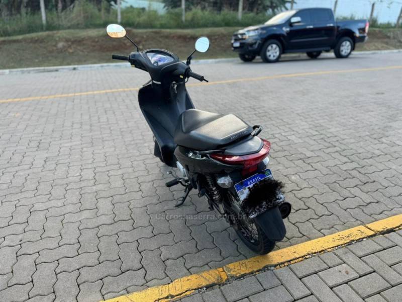 HONDA - BIZ 125 - 2011/2011 - Preta - R$ 9.990,00