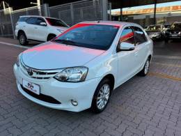 TOYOTA - ETIOS - 2015/2015 - Branca - R$ 51.990,00