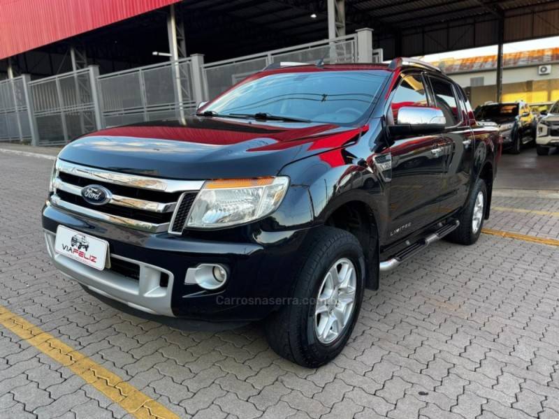 FORD - RANGER - 2012/2013 - Preta - R$ 111.990,00