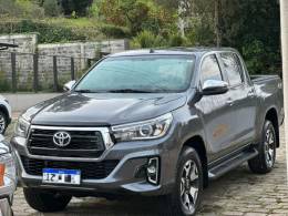 TOYOTA - HILUX - 2019/2020 - Cinza - R$ 219.990,00