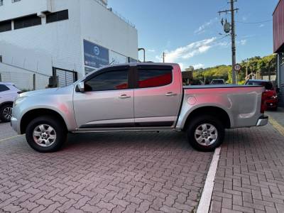 CHEVROLET - S10 - 2014/2014 - Prata - R$ 105.990,00