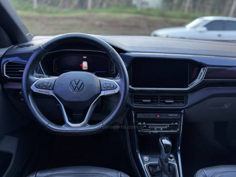 VOLKSWAGEN - T-CROSS - 2021/2022 - Azul - R$ 111.990,00