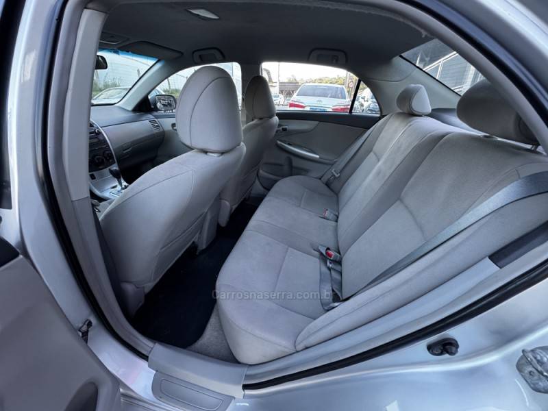 TOYOTA - COROLLA - 2014/2014 - Prata - R$ 71.990,00