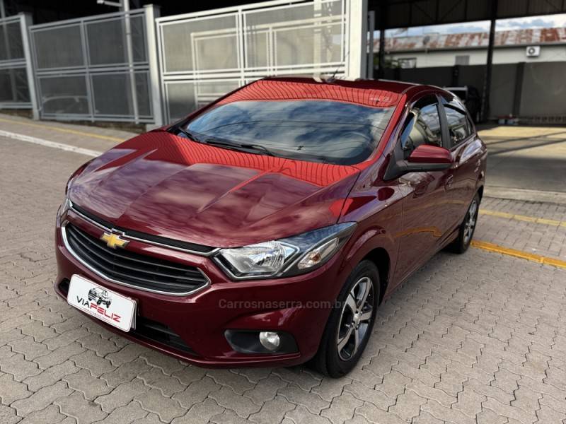 CHEVROLET - ONIX - 2017/2017 - Vermelha - R$ 63.990,00