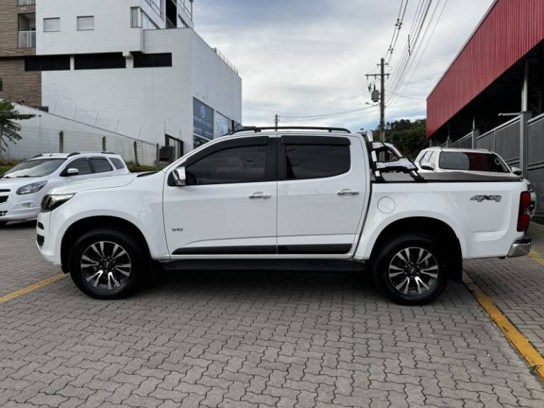 CHEVROLET - S10 - 2019/2019 - Branca - R$ 161.990,00