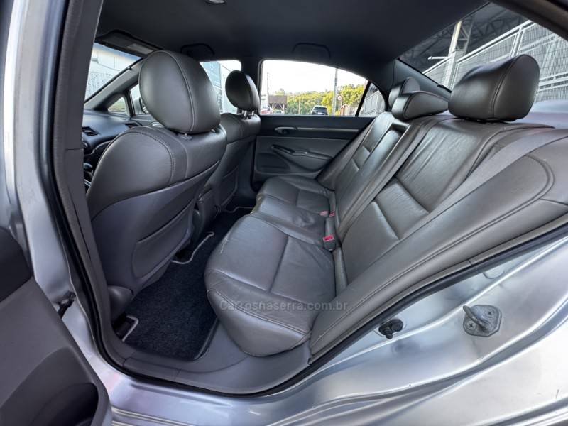 HONDA - CIVIC - 2006/2007 - Prata - R$ 47.990,00