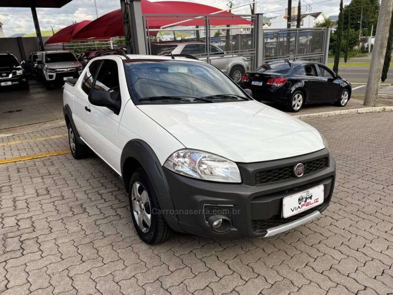 FIAT - STRADA - 2013/2014 - Branca - R$ 61.990,00