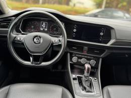 VOLKSWAGEN - JETTA - 2018/2019 - Cinza - R$ 109.990,00
