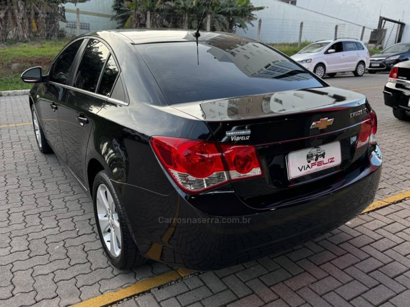 CHEVROLET - CRUZE - 2013/2014 - Preta - R$ 62.990,00