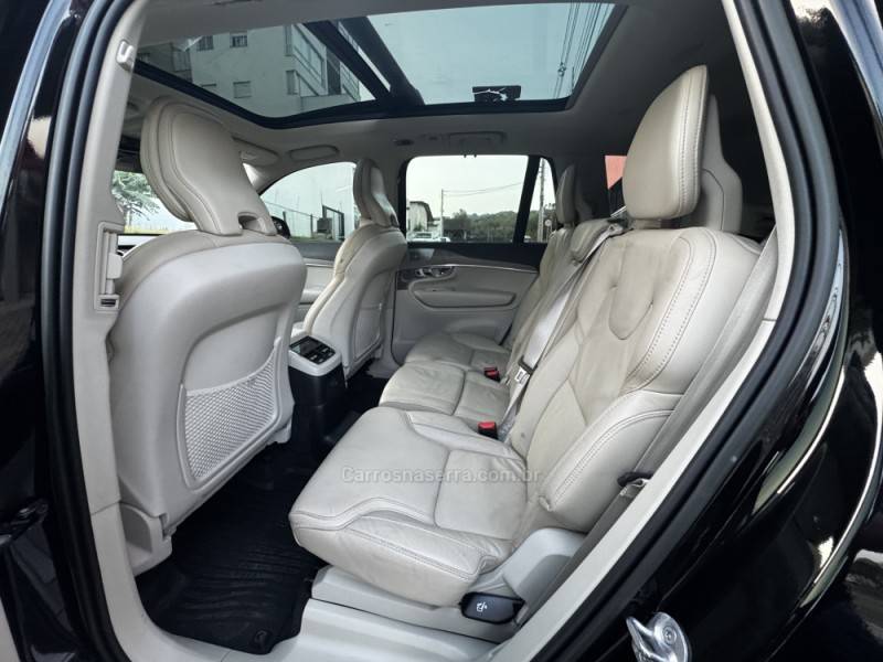 VOLVO - XC90 - 2022/2022 - Preta - R$ 344.990,00