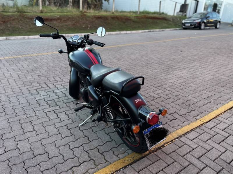ROYAL ENFIELD - CLASSIC - 2022/2023 - Preta - R$ 19.990,00