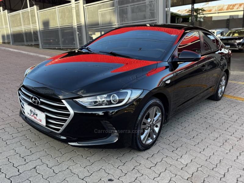 HYUNDAI - ELANTRA - 2016/2017 - Preta - R$ 81.990,00